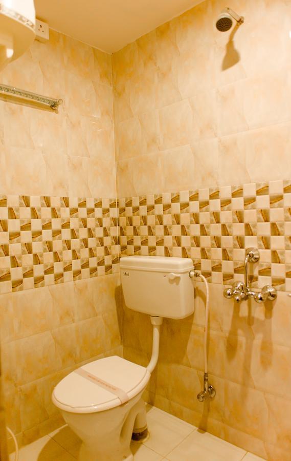 Hotel Mm 구와하티 외부 사진