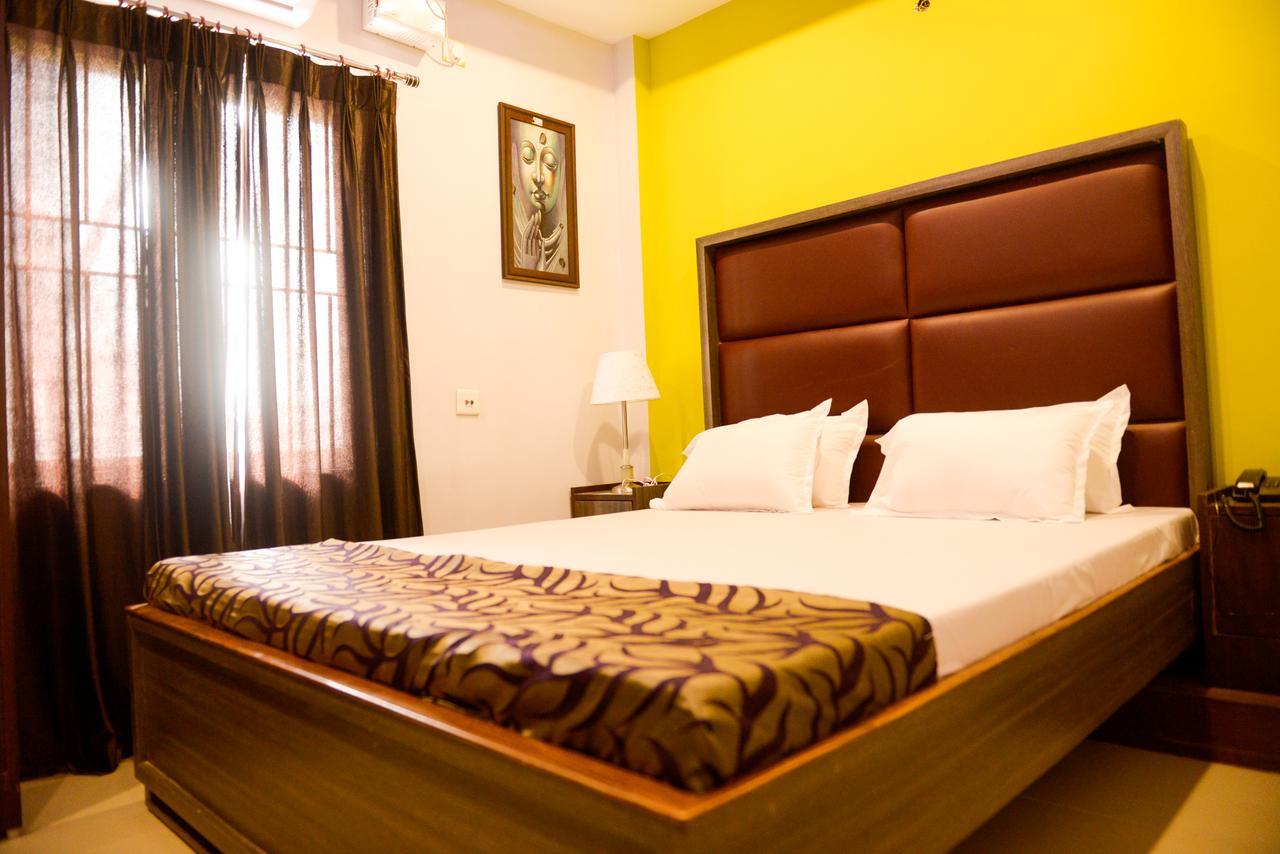 Hotel Mm 구와하티 외부 사진