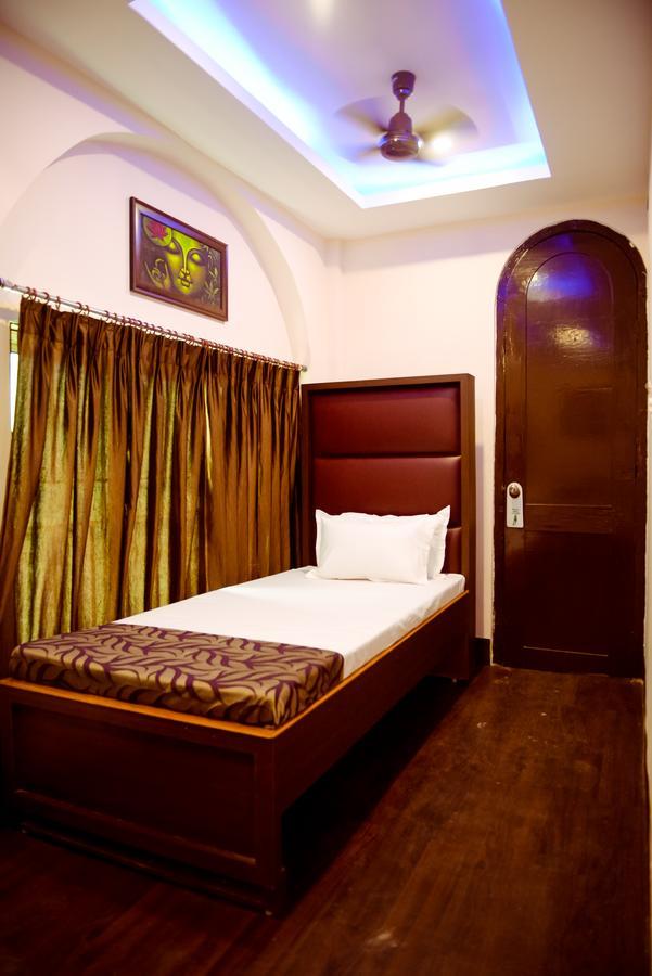 Hotel Mm 구와하티 외부 사진